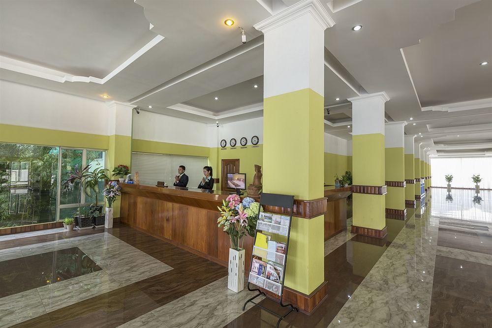 High Sky Hotel Phnom Penh Exterior foto