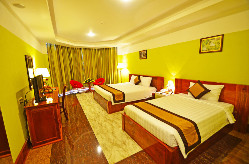 High Sky Hotel Phnom Penh Exterior foto