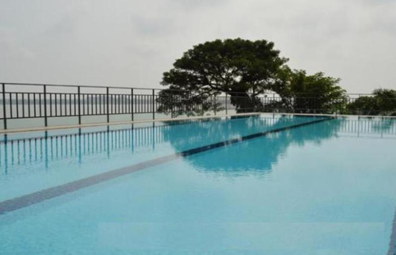High Sky Hotel Phnom Penh Exterior foto